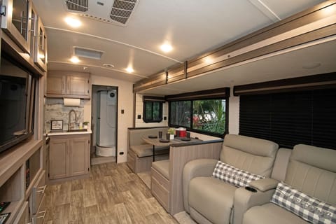 2022 CrossRoads RV Sunset Trail SS253RB Towable trailer in Pinellas Park