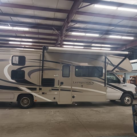 2020 Coachmen RV Leprechaun 300BH Ford 450 Drivable vehicle in Kettering