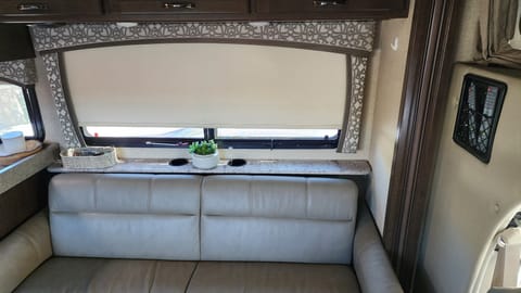 2019 Thor Motor Coach Chateau 31Y Vehículo funcional in Tracy