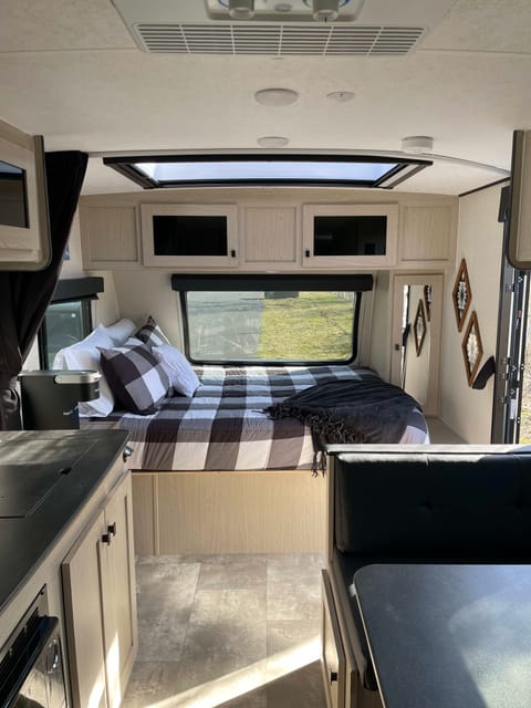 2023 Coachmen Apex Nano 186BH Towable trailer in Elkhart