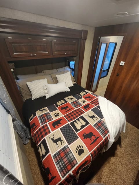 2013 Forest River RV Georgetown XL 377TSF Vehículo funcional in Acton