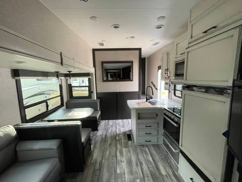 2022 Jayco Eagle HT 29.5BHDS Full Service Set Up Towable trailer in Cheyenne