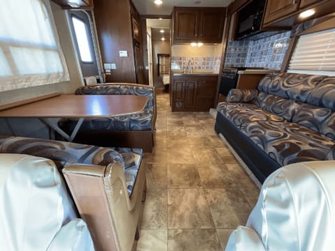 Ultimate home on wheels!-2013 Jayco Greyhawk 29KS Drivable vehicle in The Colony