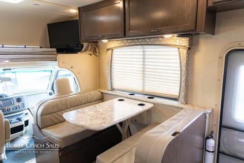 2019 Thor Motor Coach Chateau 30D Drivable vehicle in Fox Lake