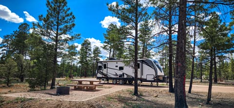 2018 Grand Design Imagine 2500RL Remorque tractable in Grand Canyon National Park