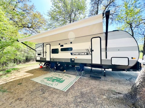 Dream Chaser | Super Spacious & Family Friendly Towable trailer in Lake Lewisville