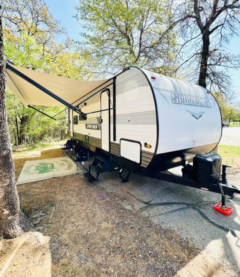 Dream Chaser | Super Spacious & Family Friendly Towable trailer in Lake Lewisville