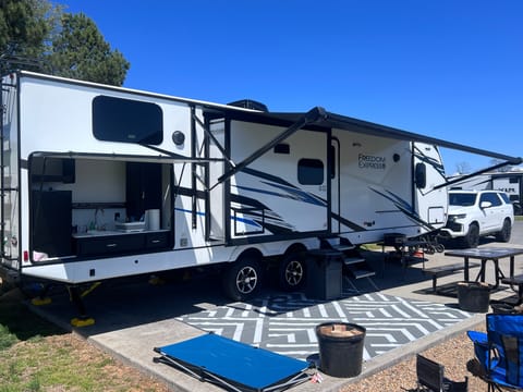 Coachmen Freedom Express Liberty Edition Towable trailer in Dandridge