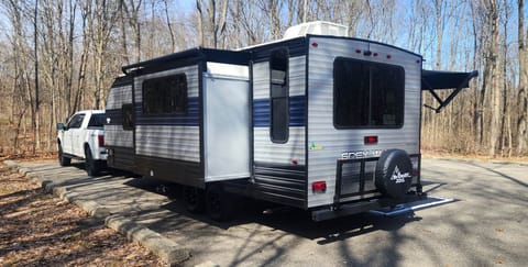 {Smore} Forest River Cherokee ckt23mk Towable trailer in Waterford Township