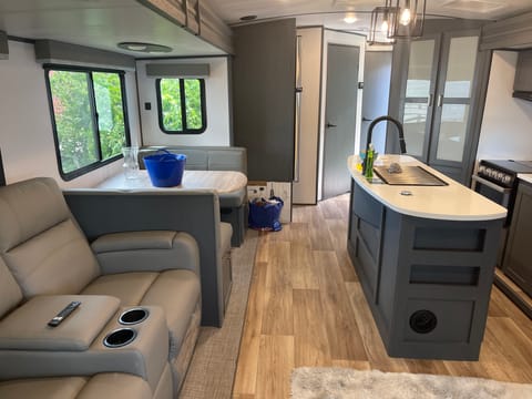 2022 Keystone RV Premier Ultra Lite 30RIPR Towable trailer in Bristol