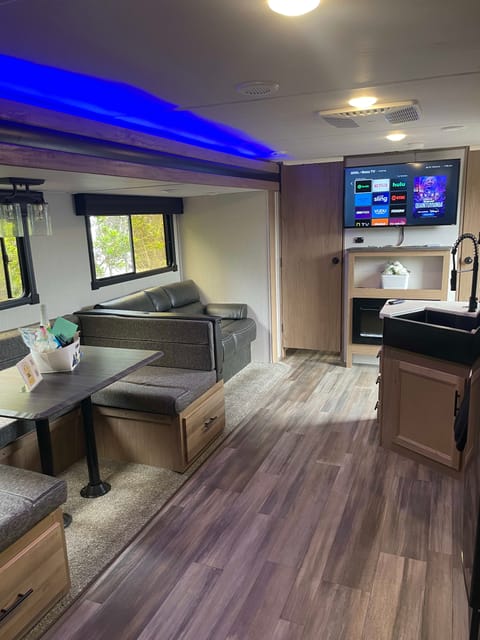 2023 Forest River RV Cherokee Alpha Wolf 26DBH-L Towable trailer in Simi Valley