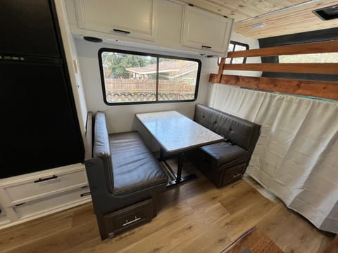 Fully remodeled Winnebago Minnie 24’ Drivable vehicle in Federal Way