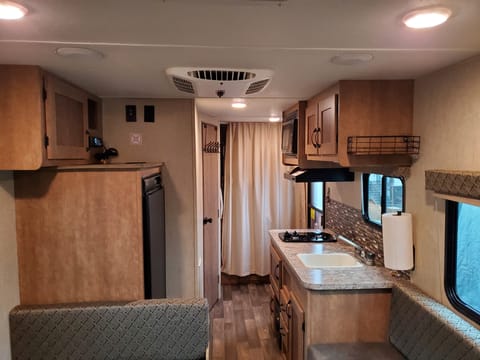 2017 Starcraft Launch Mini 19BHS Towable trailer in Gladstone