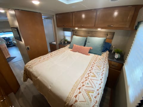 2019 Winnebago Minnie Winnie 31G Drivable vehicle in Roseville