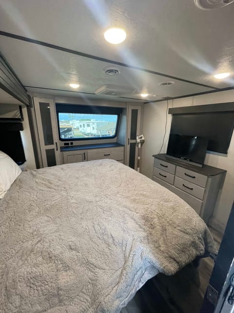 2022 Keystone RV Montana High Country 351BH Remorque tractable in Socastee