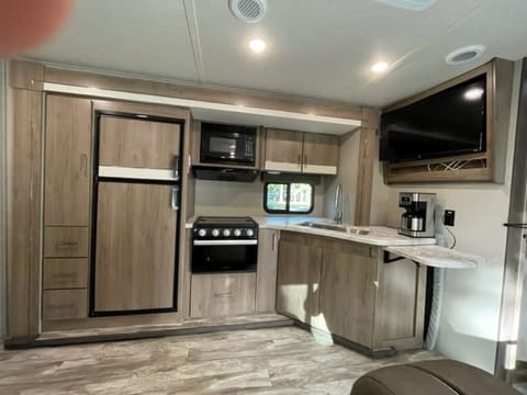 2021 Grand Design Imagine XLS 23BHE Towable trailer in Collierville