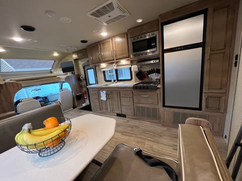 2019 Entegra Coach Odyssey 29V 32’ Drivable vehicle in West Valley City