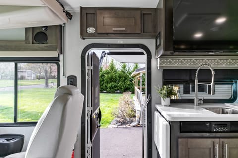 The 6.2.3 RV 22 Forest River Georgetown  2 Full BR Véhicule routier in Chalfont