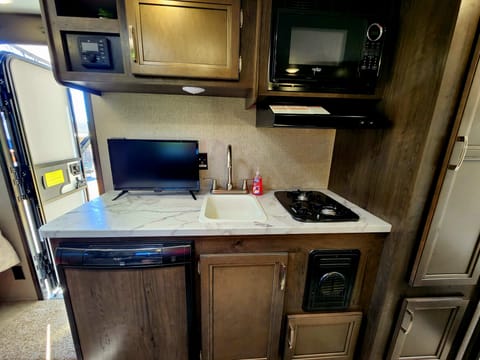 Hocking Hills RV with bunks and slide out Towable trailer in Falls Township