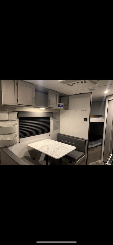 2022 Dutchmen RV Coleman Lantern LT Series 274BH Towable trailer in Atlanta
