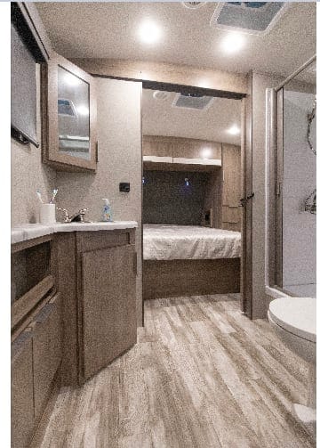 2020 Grand Design Imagine 3170BH Towable trailer in Burien