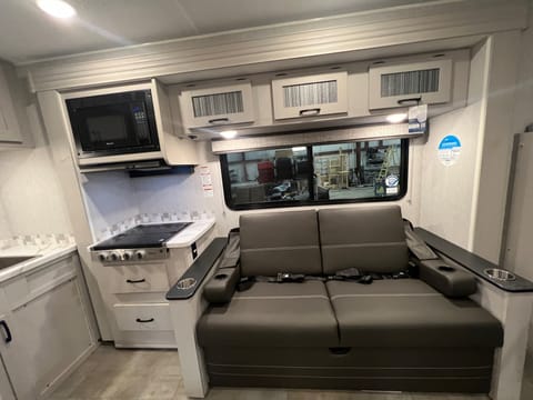 2024 Coachmen RV Freelander 30BH Ford 450 Drivable vehicle in Kettering