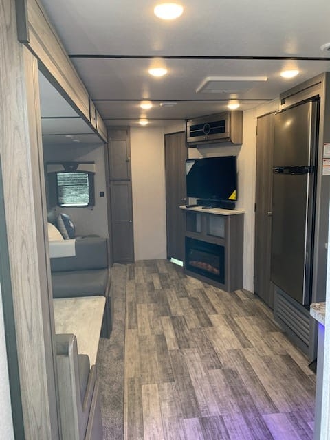 New Large Family Camper 2021 Crossroads Texan 33DB Remorque tractable in Lake Conroe