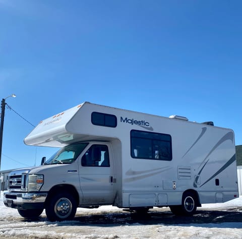 2013 Thor Motor Coach Majestic 23A Drivable vehicle in Crystal