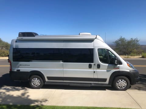 LUXURY CLASS B-Thor Motor Coach Sequence20AT Campervan in Harbor City