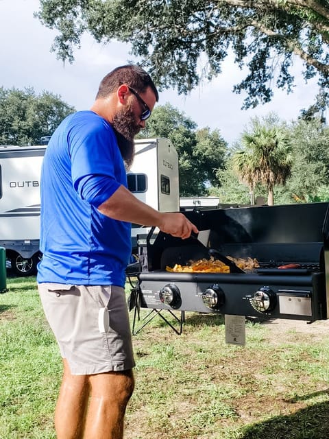 Dustin & Mae’s Family Fun RV Rental Towable trailer in Bay Pines