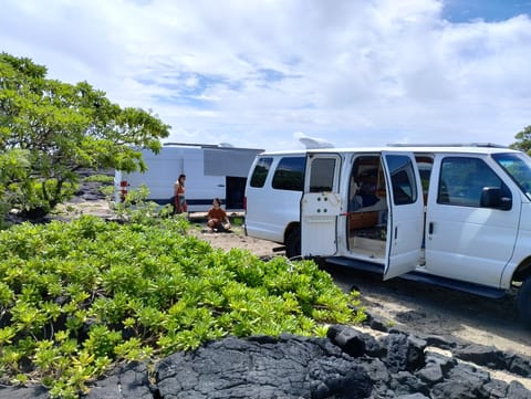 Lil Honu Campervan in Kalaoa