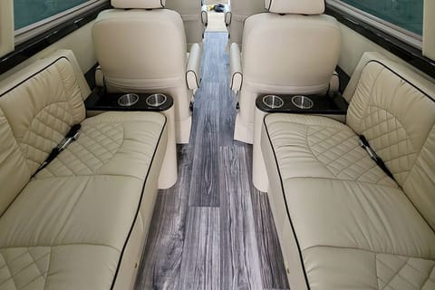 NEW 2024 MB Luxury Coach Executive Sprinter! Campervan in Leonia