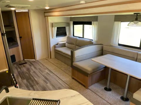 2022 Prime Time RV Avenger 27DBS Towable trailer in Manistee