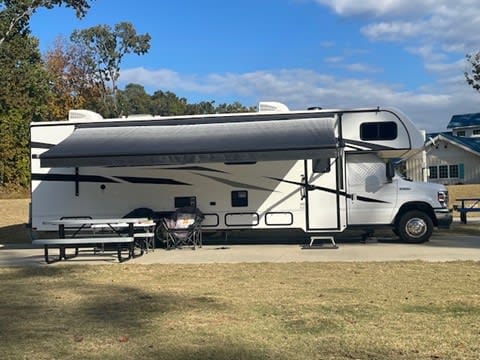 2022 Class C Motorhome - Near Lake Lanier GA Vehículo funcional in Buford