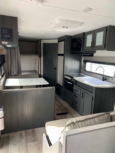 2022 Colorado Dutchman 24BHC Towable trailer in Veradale