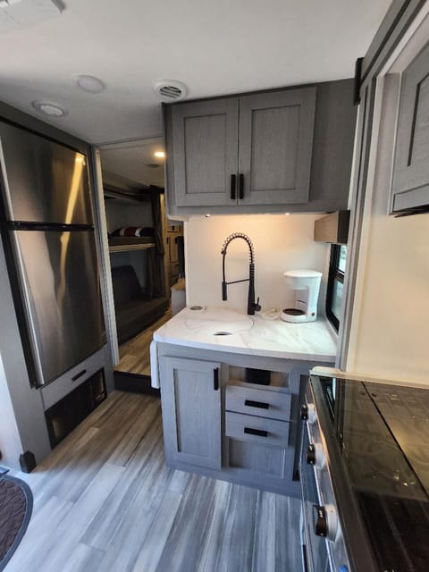 2023 Forest River RV Solera 32DSB Véhicule routier in Wilton Manors