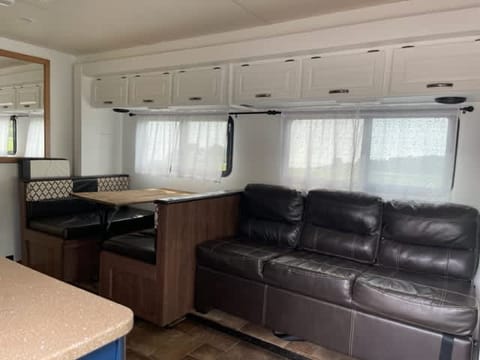 2014 Thor Chateau 31L RV Drivable vehicle in Cape Girardeau