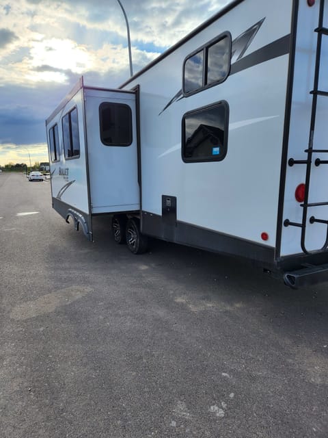 2021 Bullet travel trailer 287QBSBH Tráiler remolcable in Idaho Falls
