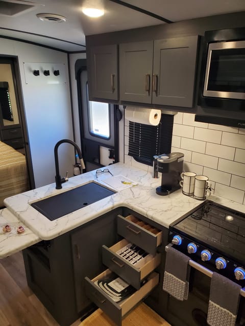 Rv Rentals Way Of Life's FAMILY SIZED SLEEPS 10 B3 Towable trailer in Hemet