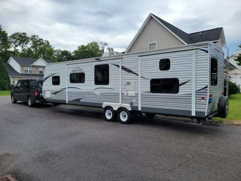  Towable trailer in Hendersonville