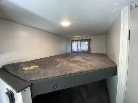 Ditch The Tent! 2021 Salem family bunkhouse. Towable trailer in Thorofare