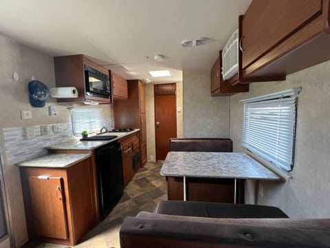 Forest River Salem Cruise lite with BUNKS Towable trailer in Rancho Cordova