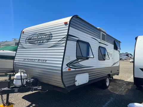 Forest River Salem Cruise lite with BUNKS Towable trailer in Rancho Cordova