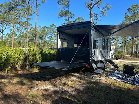 2022 Forest River RV XLR Boost 21QBS Towable trailer in Cutler Bay