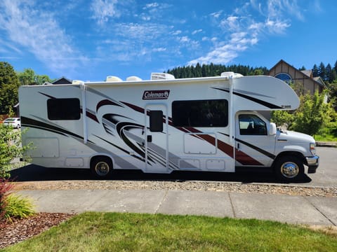 2022 Thor Motor Coach Chateau 28CM Fully Stocked Drivable vehicle in Happy Valley
