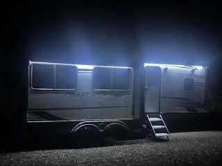 "The Muir" A mobile manor.  Camping in comfort. Towable trailer in Marysville