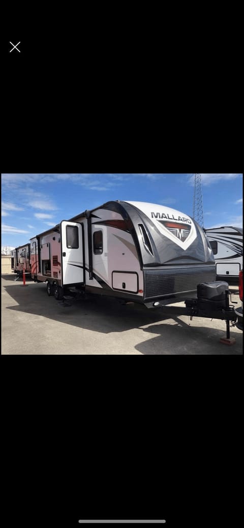 36' 2018 Mallard Travel Trailer Rental in Wasilla Remorque tractable in Lucile Lake