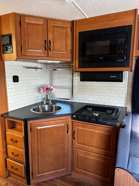 Fully loaded 2015 Thor Motor Coach Majestic Drivable vehicle in Citrus Heights