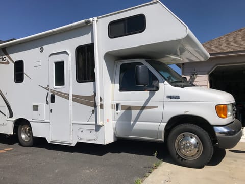 2006 Four Winds RV Four Winds MAJESTIC 23A Drivable vehicle in Moses Lake