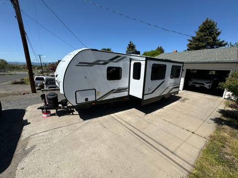 Eddie Bauer Towable trailer in Klamath Falls